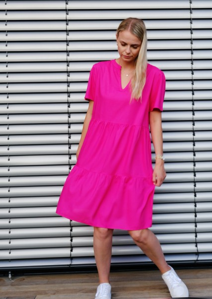 Kurzes Stufenkleid in pink